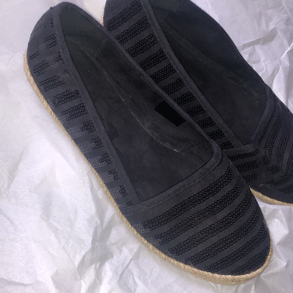 Gently worn Rue 21 black sequins flats. Worn maybe 2 times.  Excellent condition - Picture 13 of 15